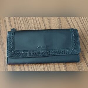 Liz Claiborne Womans Wallet